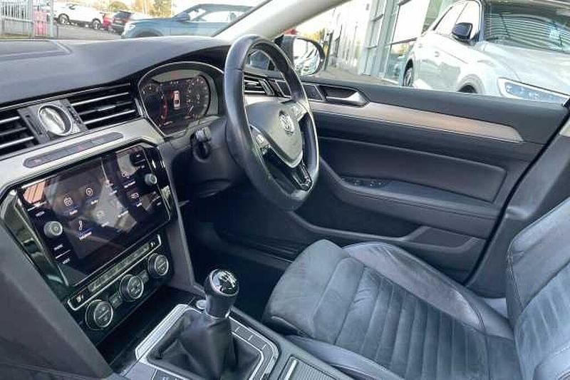Begagnad VW Passat GT 150 HK (110 kW) 2019 Grå Sedan