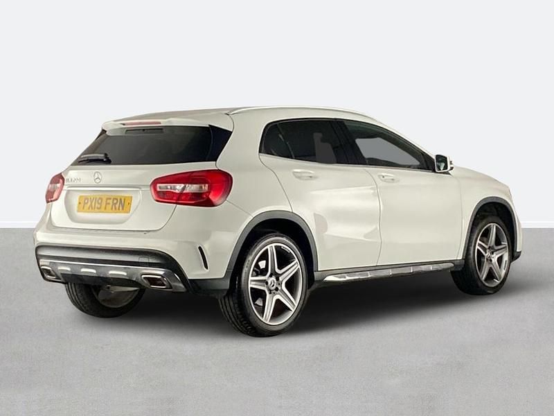 Used Mercedes GLA200 AMG line 156 HP (114 kW) 2019 White SUV