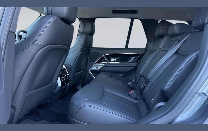 Used Land Rover Range Rover SE 453 HP (333 kW) 2025 Grey SUV