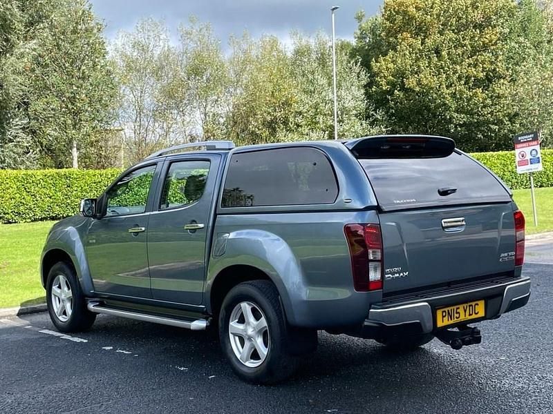 Used Isuzu Pick up 161 HP (118 kW) 2015 Grey Pickup