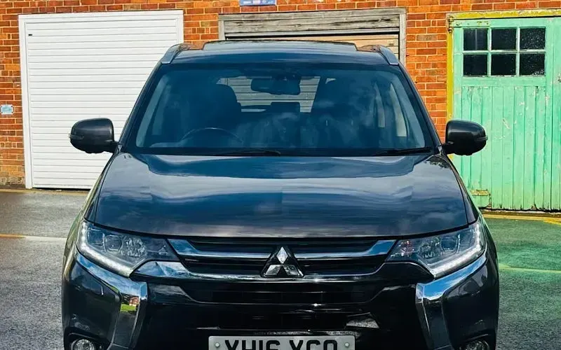 Used Mitsubishi Outlander P-HEV 203 HP (149 kW) 2016 Estate