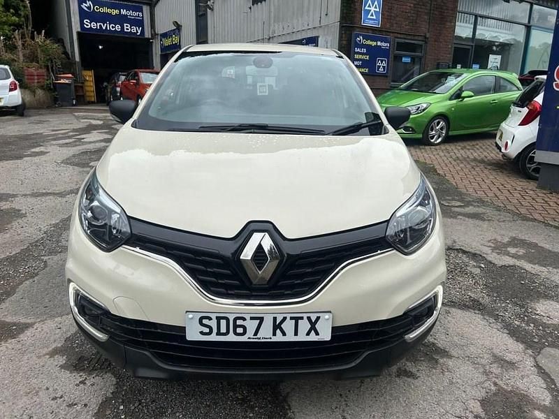 Second-hand Renault Captur Dynamique 90 CP (66 kW) 2017 Alb SUV