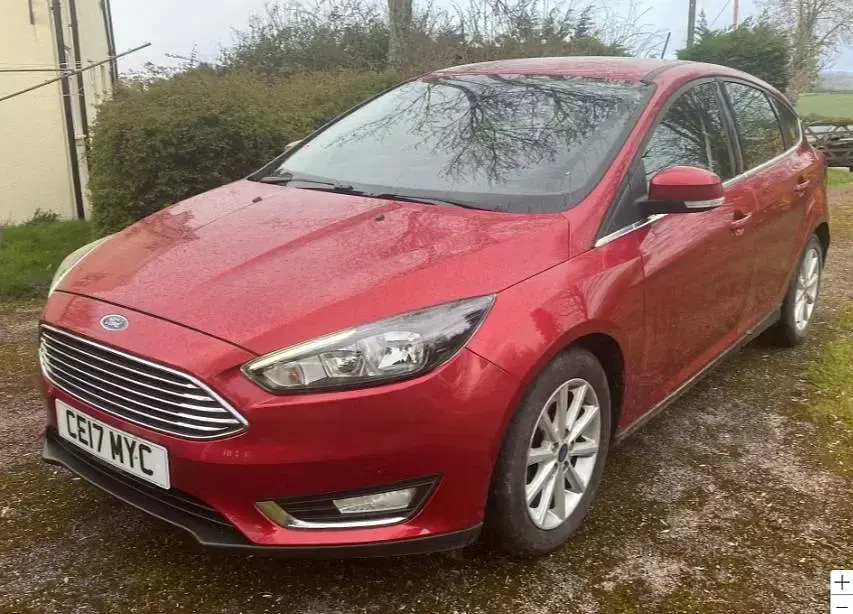 Used Ford Focus Titanium 150 HP (110 kW) 2017 Red Hatchback