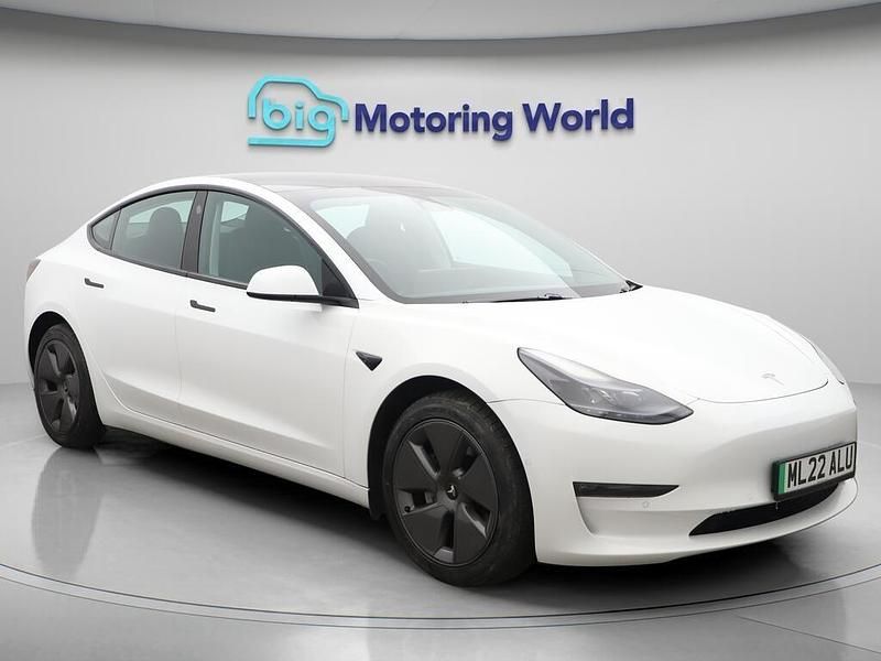 White Used 2022 Tesla Model 3 Long Range AWD Sedan | £17,600 (Fair price) - Image 1/4
