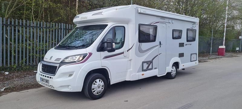 Second-hand Peugeot Boxer Prestige 2017 Alb Van