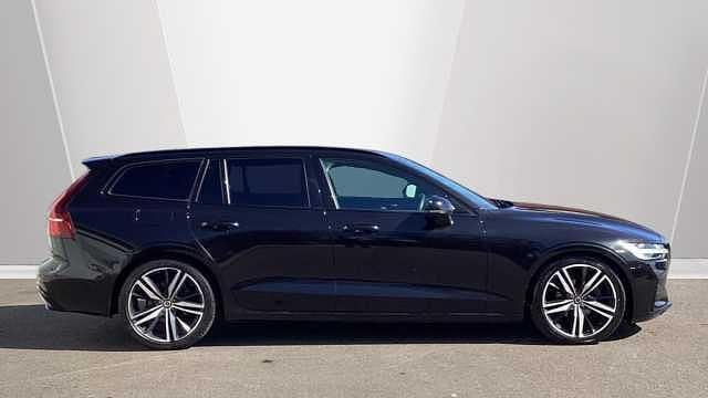 Used Volvo V60 R-Design 194 HP (142 kW) 2022 Black Estate