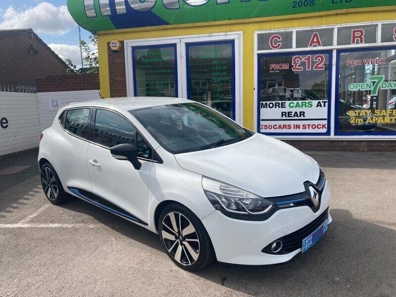 White Used 2013 Renault Clio IV Dynamique Hatchback | £5,999 (A bit pricey) - Image 1/4