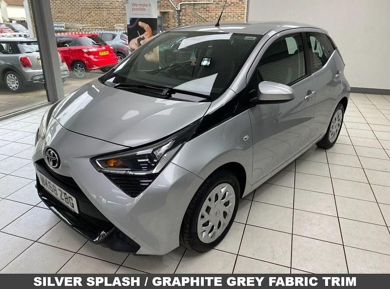 Used Toyota Aygo X-play 71 HP (52 kW) 2018 Silver Hatchback