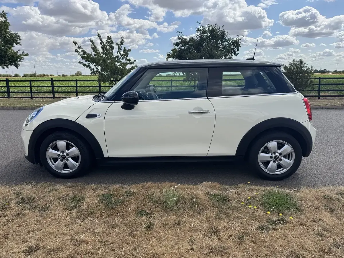 Used Mini Cooper Hatch 136 HP (100 kW) 2018 White Hatchback