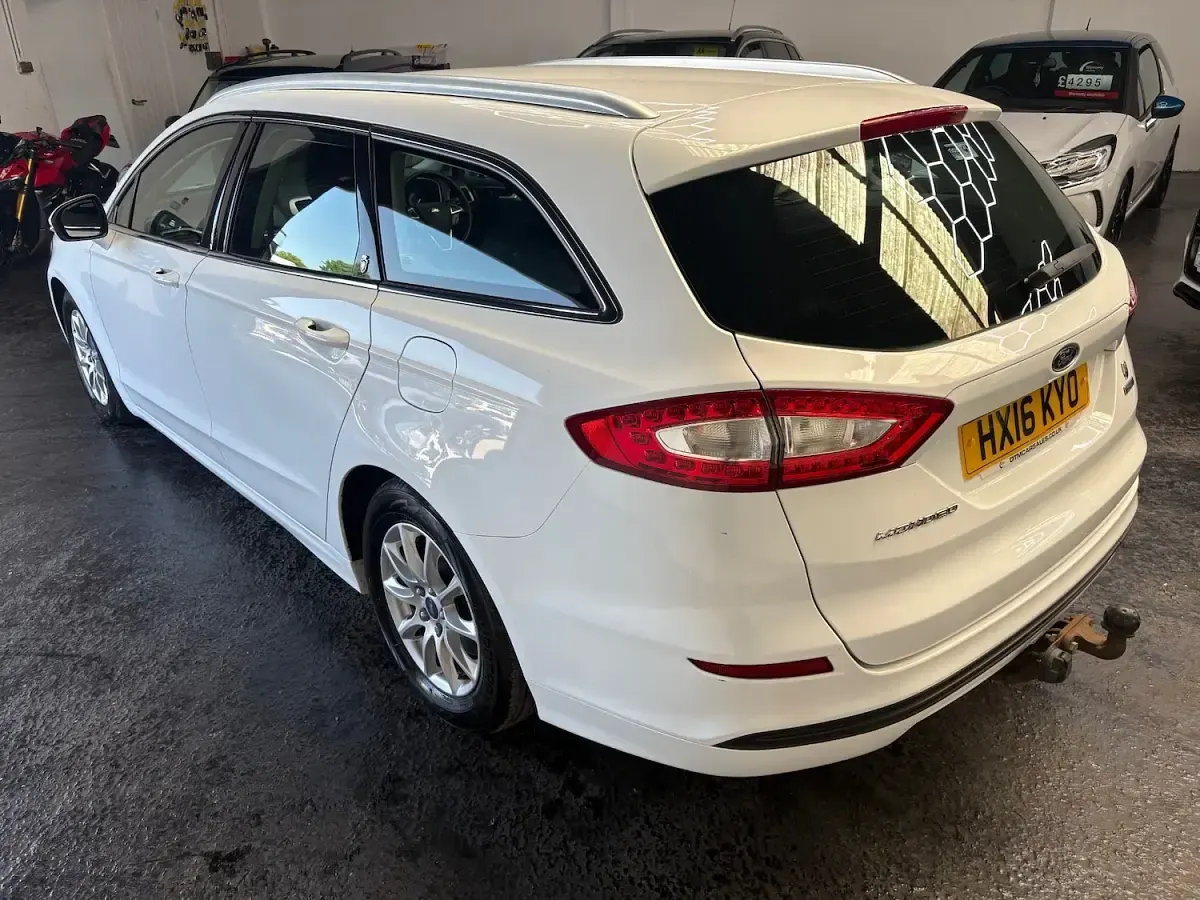Used Ford Mondeo Zetec 2016 White Estate