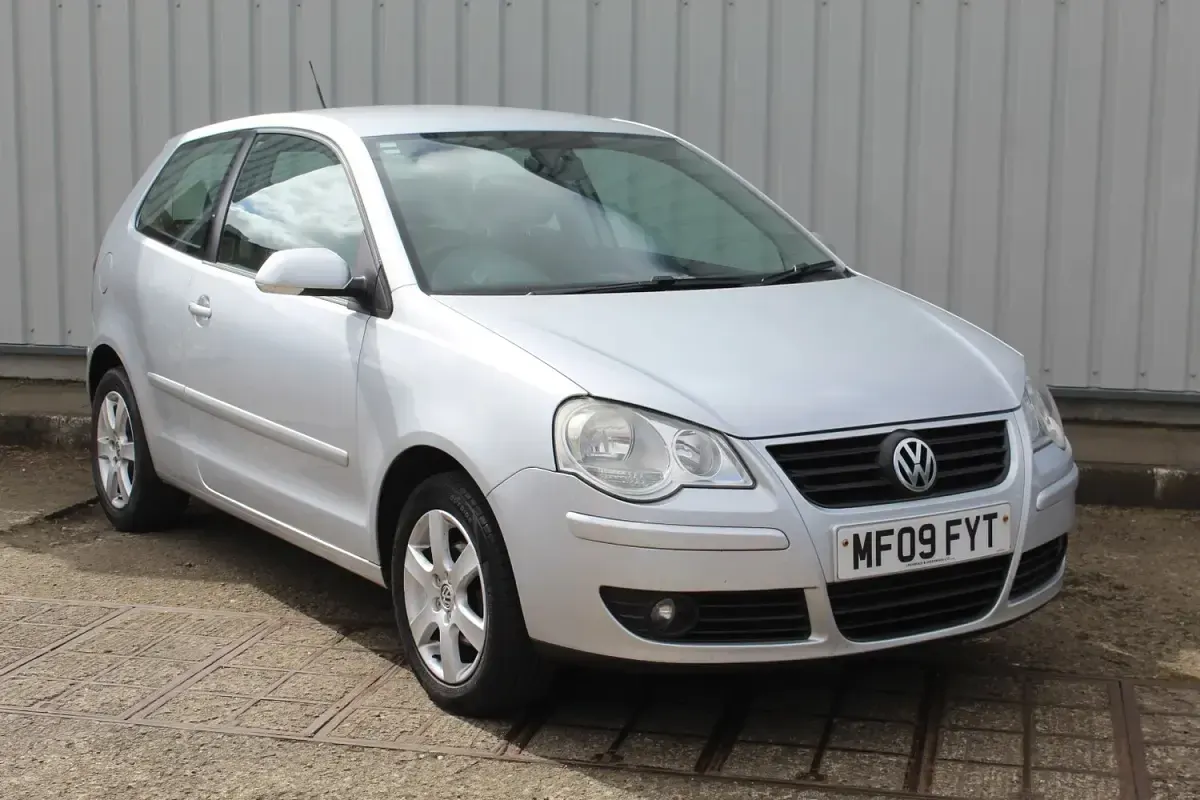 Used VW Polo Match 60 HP (44 kW) 2009 Silver Hatchback