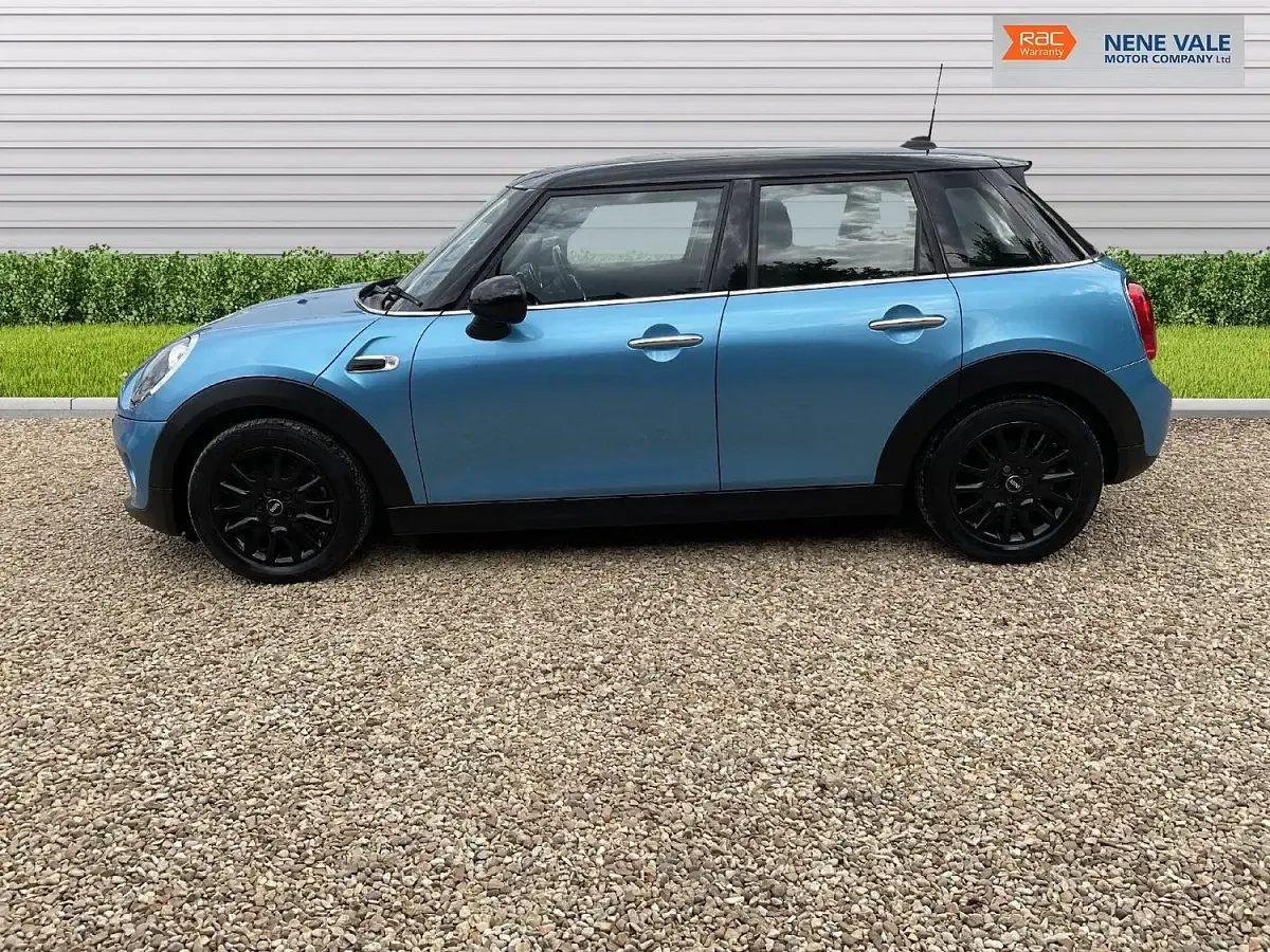 Used Mini Cooper Hatch 136 HP (100 kW) 2015 Blue Hatchback