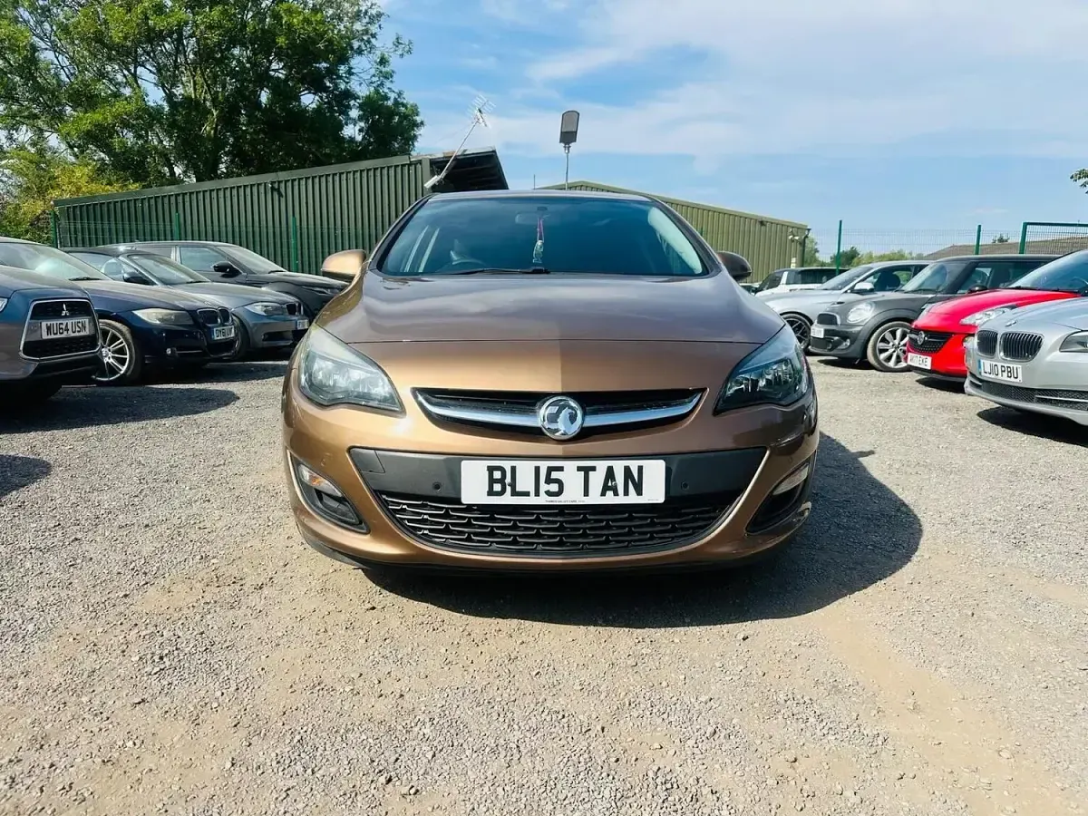 Used Vauxhall Astra Design Edition 2015 Brown Hatchback