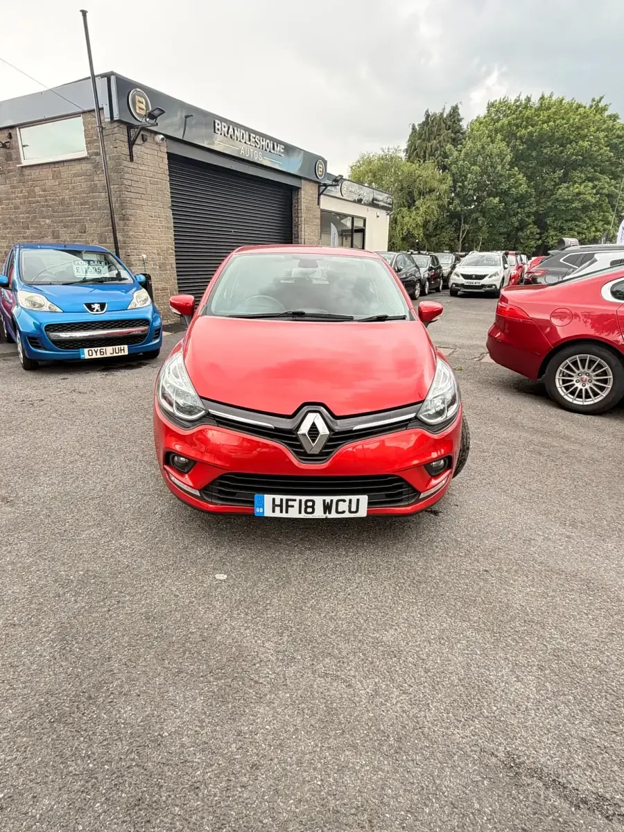 Używany Renault Clio IV Dynamique 75 KM (55 kW) 2018 Czerwony Hatchback