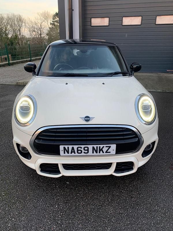 Used Mini Cooper Hatch 2019 White Hatchback
