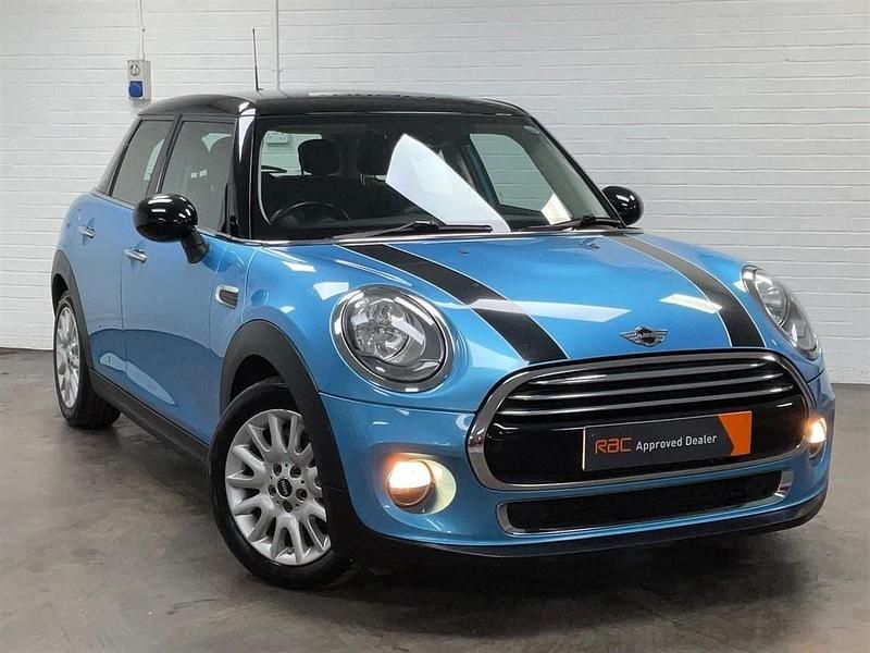 Begagnad Mini Cooper Hatch 2015 Blå Halvkombi