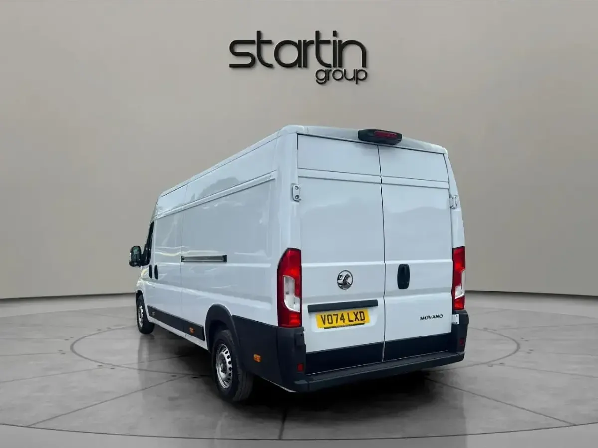 Used Vauxhall Movano S 138 HP (101 kW) 2024 White