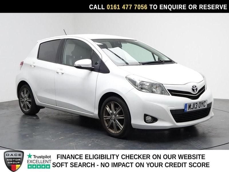 Used Toyota Yaris SR 101 HP (74 kW) 2013 White Hatchback