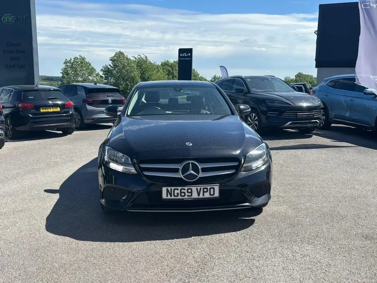 Used Mercedes C180 SE 156 HP (114 kW) 2019 Black Sedan