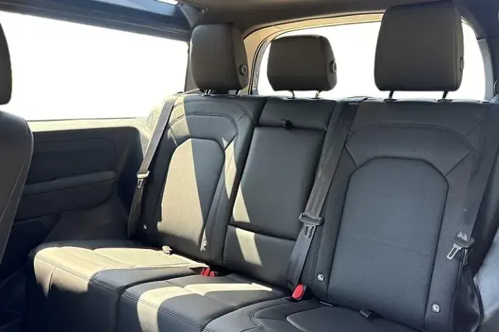 Used Land Rover Defender SE Dynamic 2025 Grey SUV