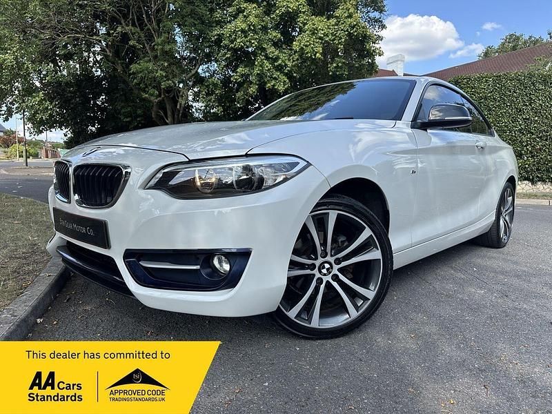 White Used 2016 BMW 218 Sport Line Coupe | £9,990 (Fair price) - Image 1/3