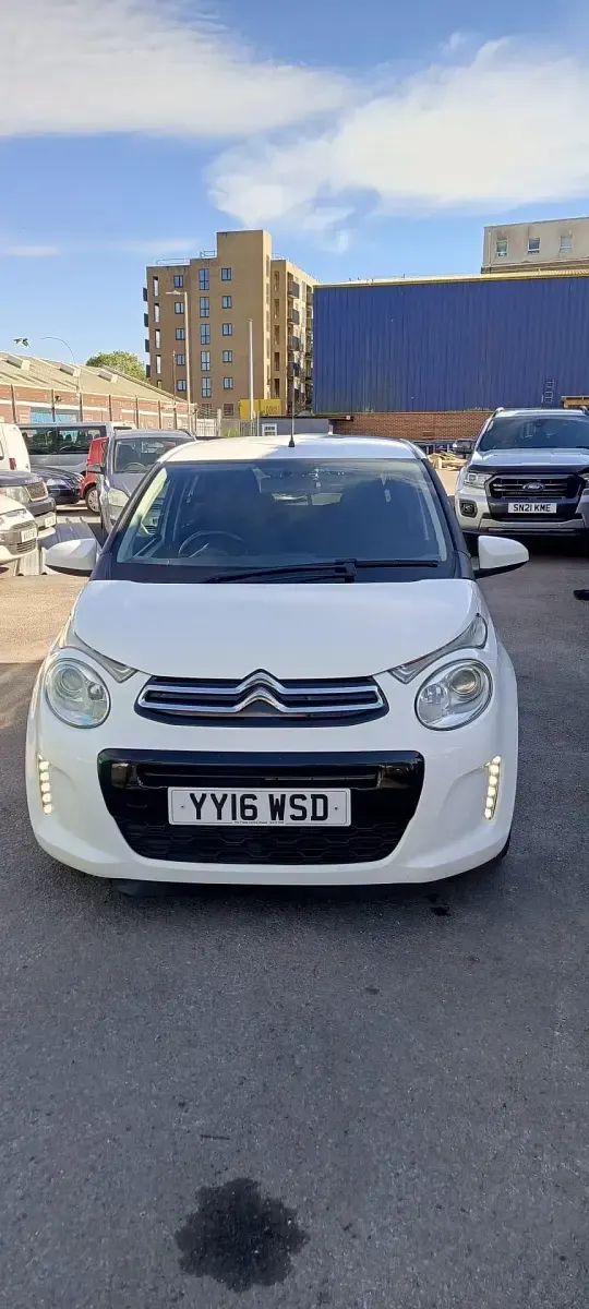 Used Citroën C1 Flair 80 HP (58 kW) 2016 White Hatchback