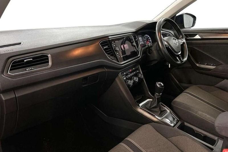 Used VW T-Roc SE 113 HP (83 kW) 2019 Blue SUV