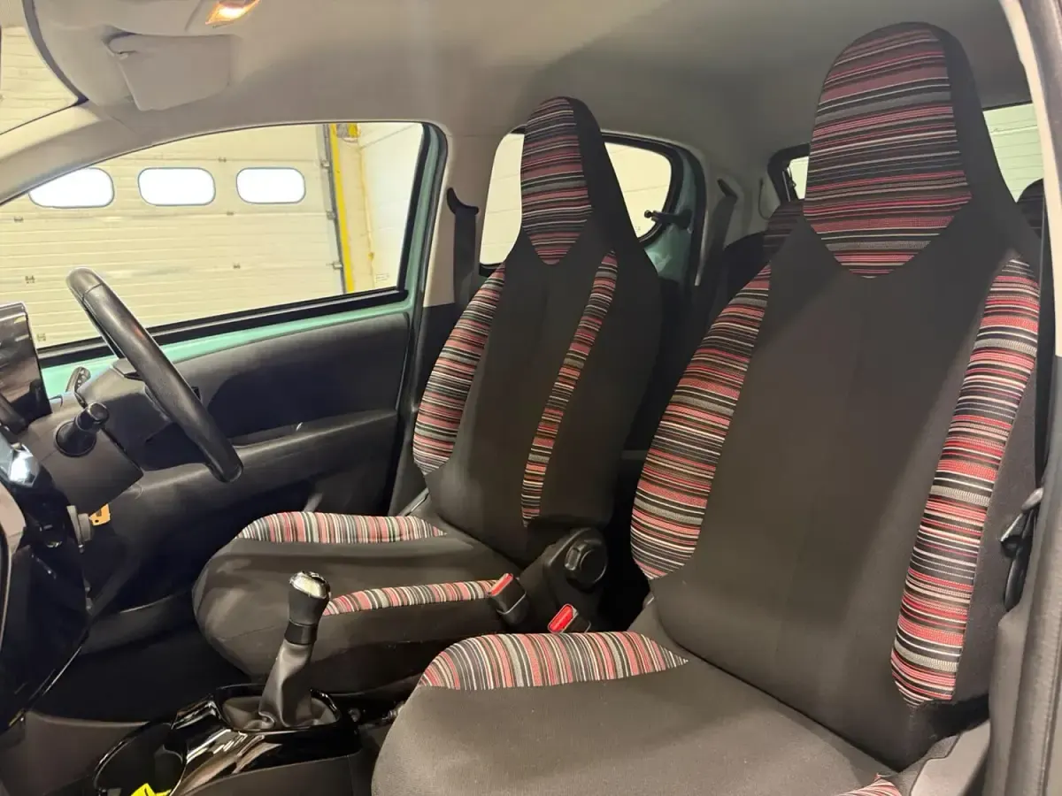 Used Citroën C1 Flair 71 HP (52 kW) 2018 Green Hatchback