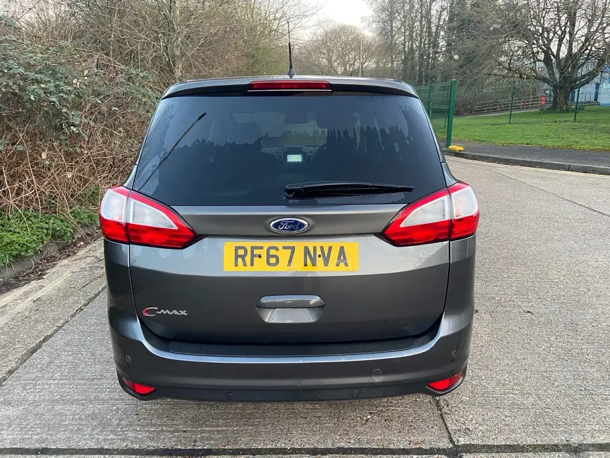 Używany Ford Grand C-Max Zetec 120 KM (88 kW) 2018 Szary Minivan