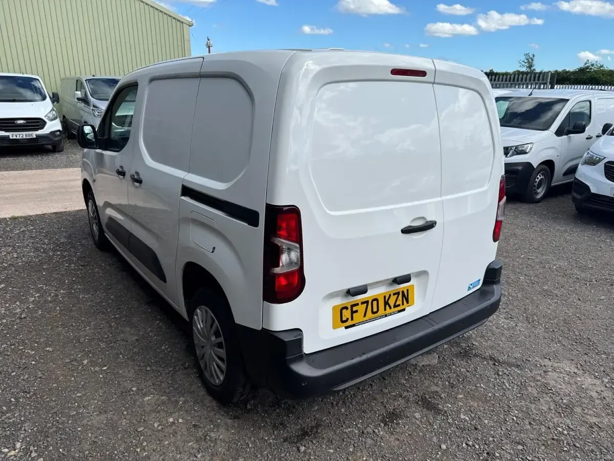 Used Citroën Berlingo 75 HP (55 kW) 2021 White MPV