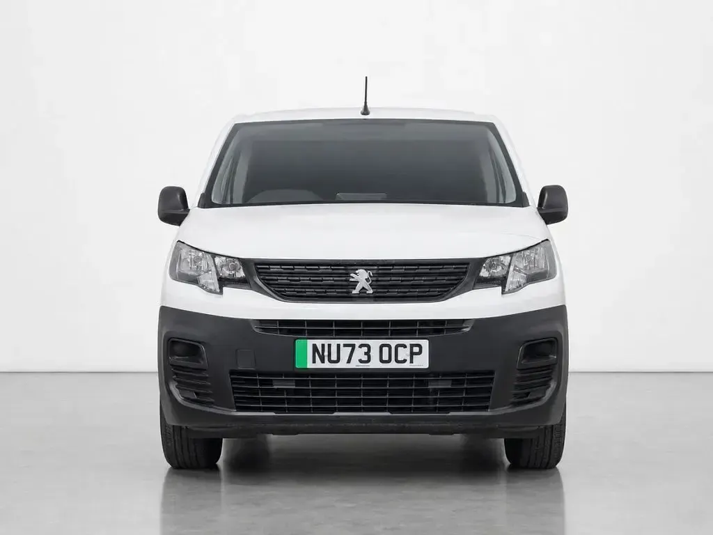 Used Peugeot E-Partner Premium 50 kW (68 HP) 2023 White MPV