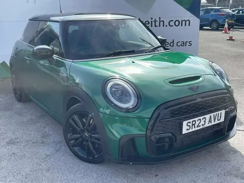 Begagnad Mini Cooper Sport 2023 Grön Halvkombi