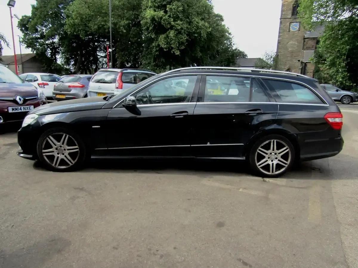 Used Mercedes E220 2011 Black Estate