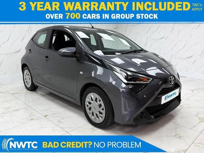 Used Toyota Aygo X-play 72 HP (52 kW) 2021 Grey Hatchback