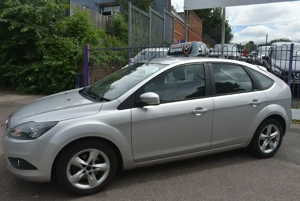 Used Ford Focus Zetec 2010 Silver Hatchback