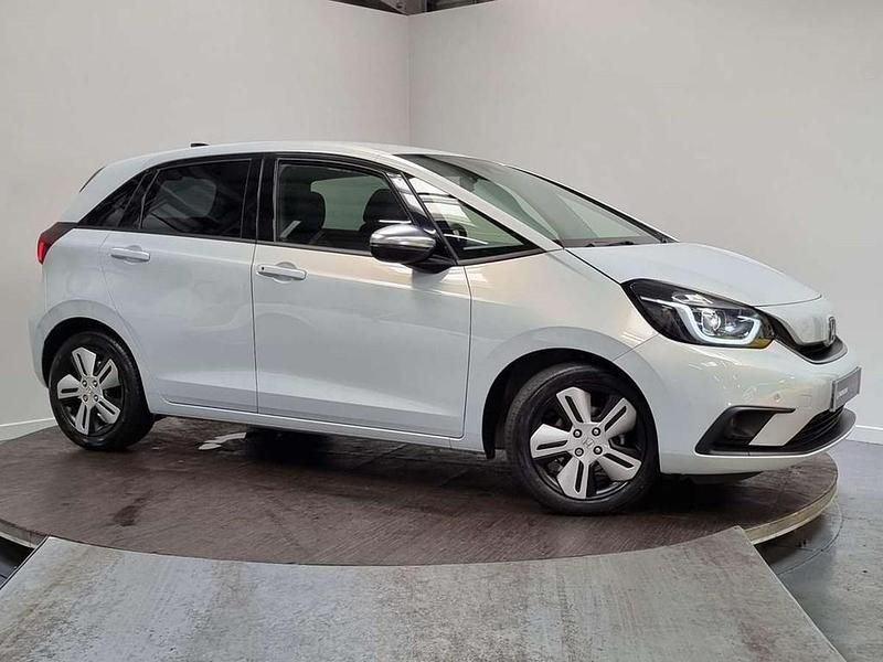 Used Honda Jazz Hybrid 109 HP (80 kW) 2023 White Hatchback