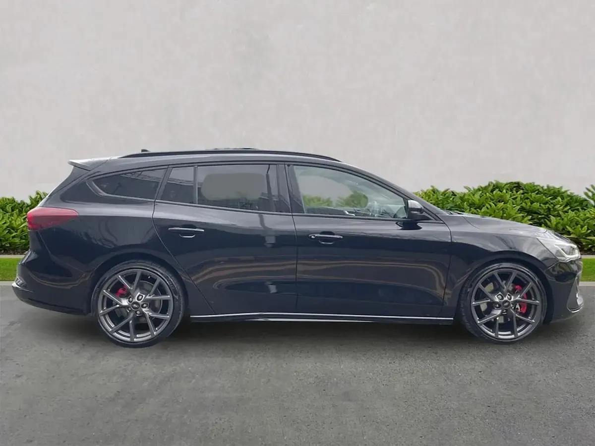 Usado Ford Focus ST 280 HP (205 kW) 2024 Preto Carrinha
