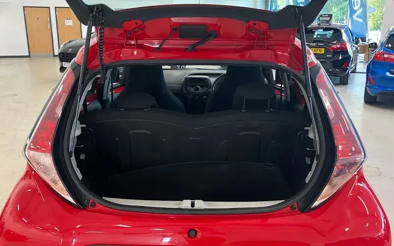 Used Toyota Aygo 69 HP (50 kW) 2017 Red Hatchback