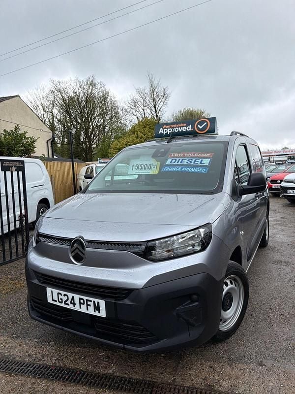 Used Citroën Berlingo 100 HP (73 kW) 2024 Grey MPV
