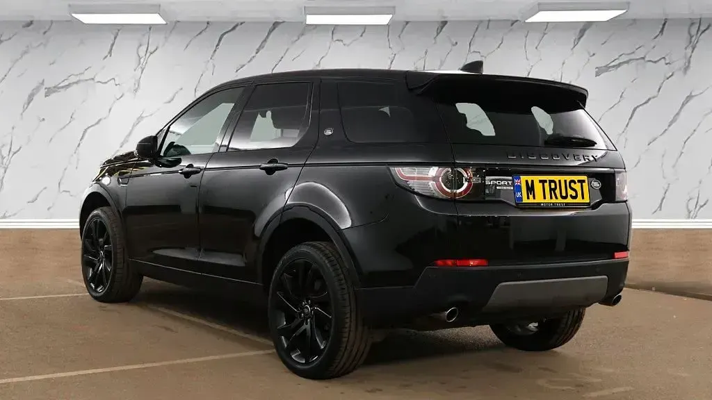 Second-hand Land Rover Discovery Sport HSE 240 CP (176 kW) 2019 Negru SUV
