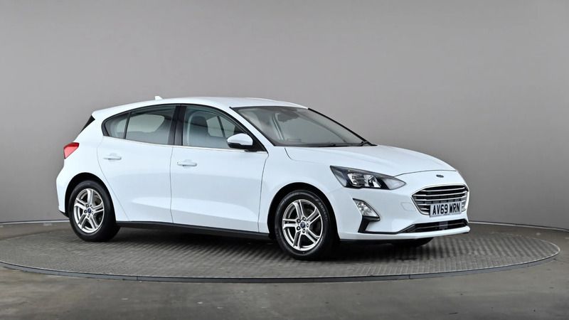 White Used 2019 Ford Focus Zetec Hatchback | £9,498 (Fair price) - Image 1/4
