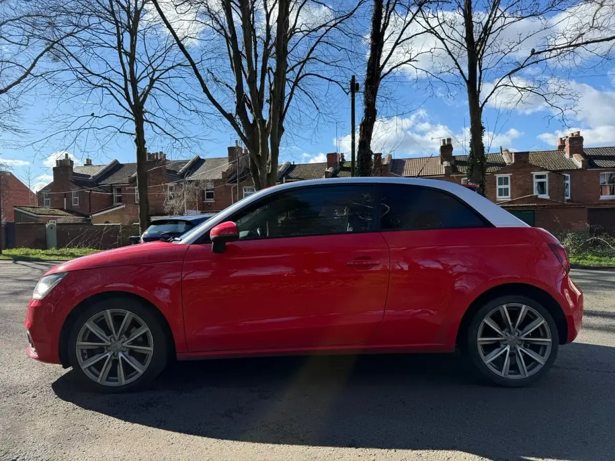 Begagnad Audi A1 Sport 2010 Röd Halvkombi