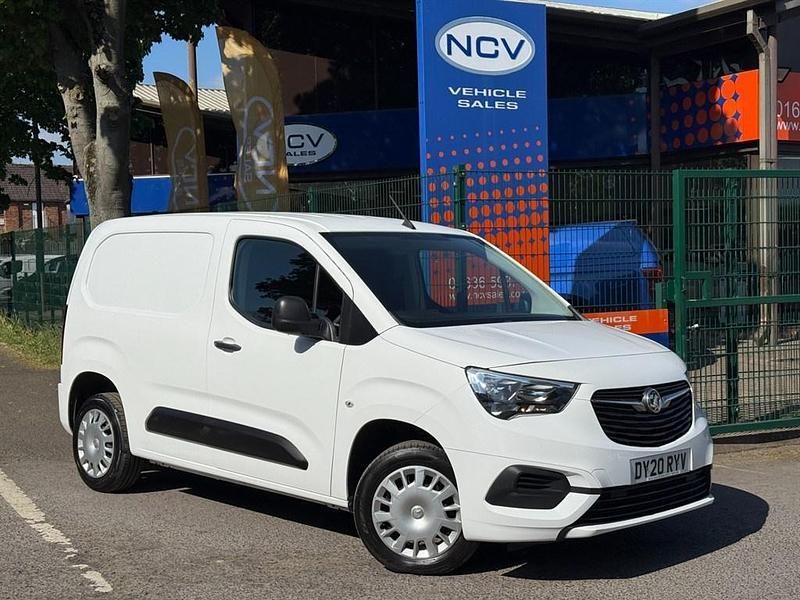 White Used 2020 Vauxhall Combo Sportive MPV | £6,990 (Good price) - Image 1/2