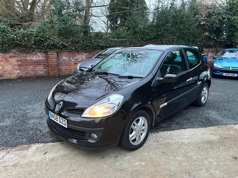 Used Renault Clio II Rip Curl 2008 Black Hatchback