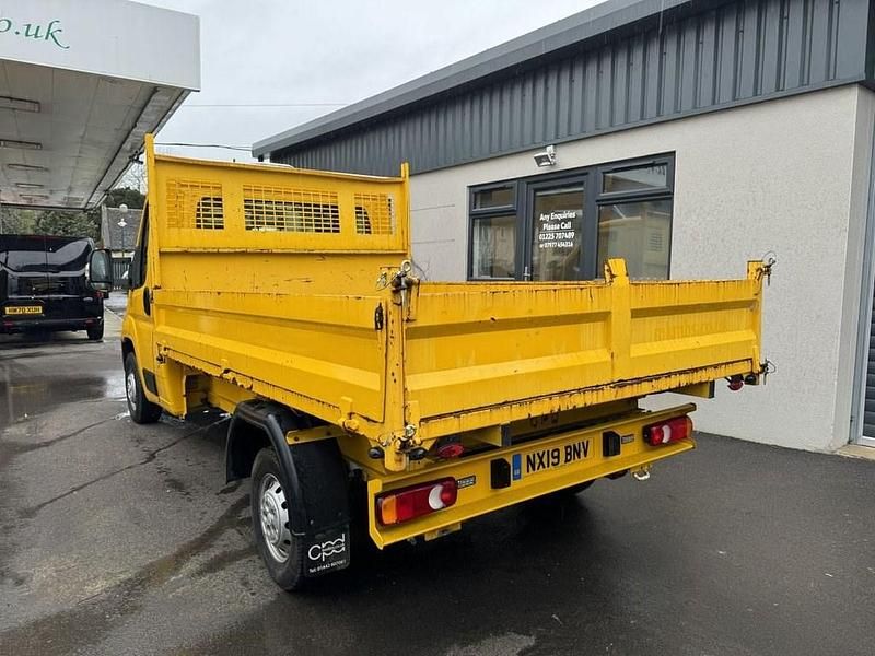 Usado Peugeot Boxer 130 CV (95 kW) 2019 Amarillo Van