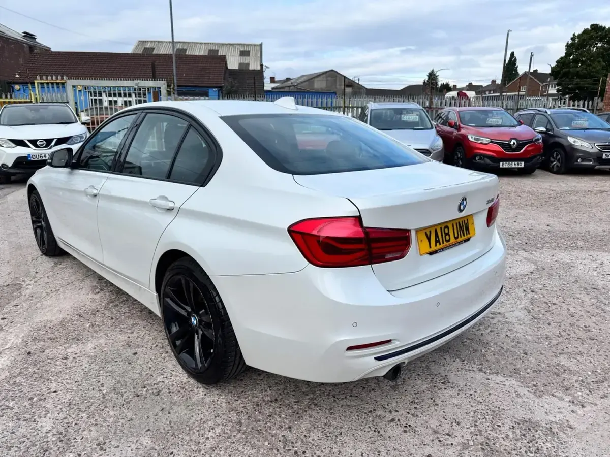 Used BMW 318 Sport Line 2018 White Sedan