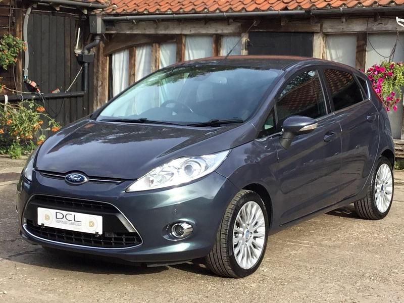 Grey Used 2012 Ford Fiesta Titanium Hatchback | £2,499 (Good price) - Image 1/4