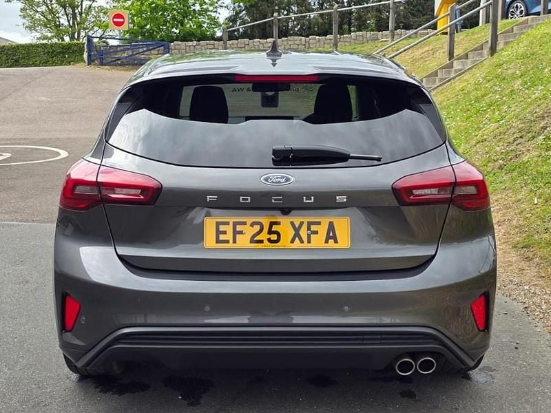 Używany Ford Focus ST-Line X 2025 Szary Hatchback