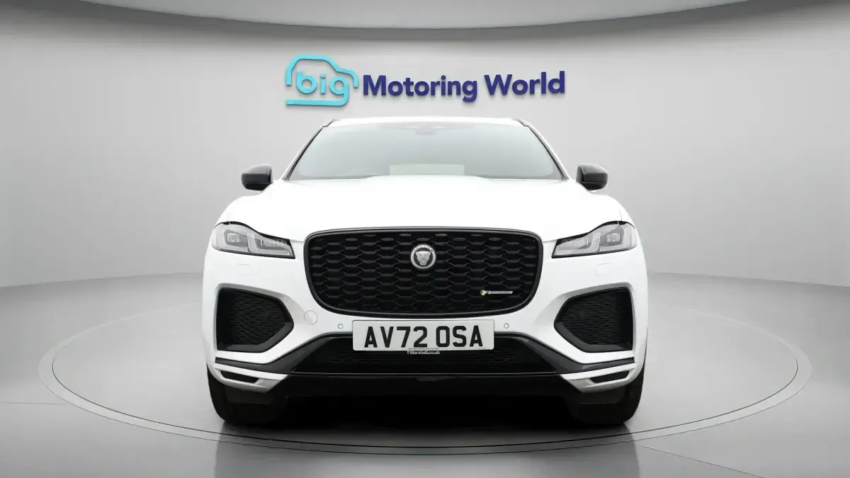 Used Jaguar F-Pace R-Dynamic 204 HP (150 kW) 2022 White SUV
