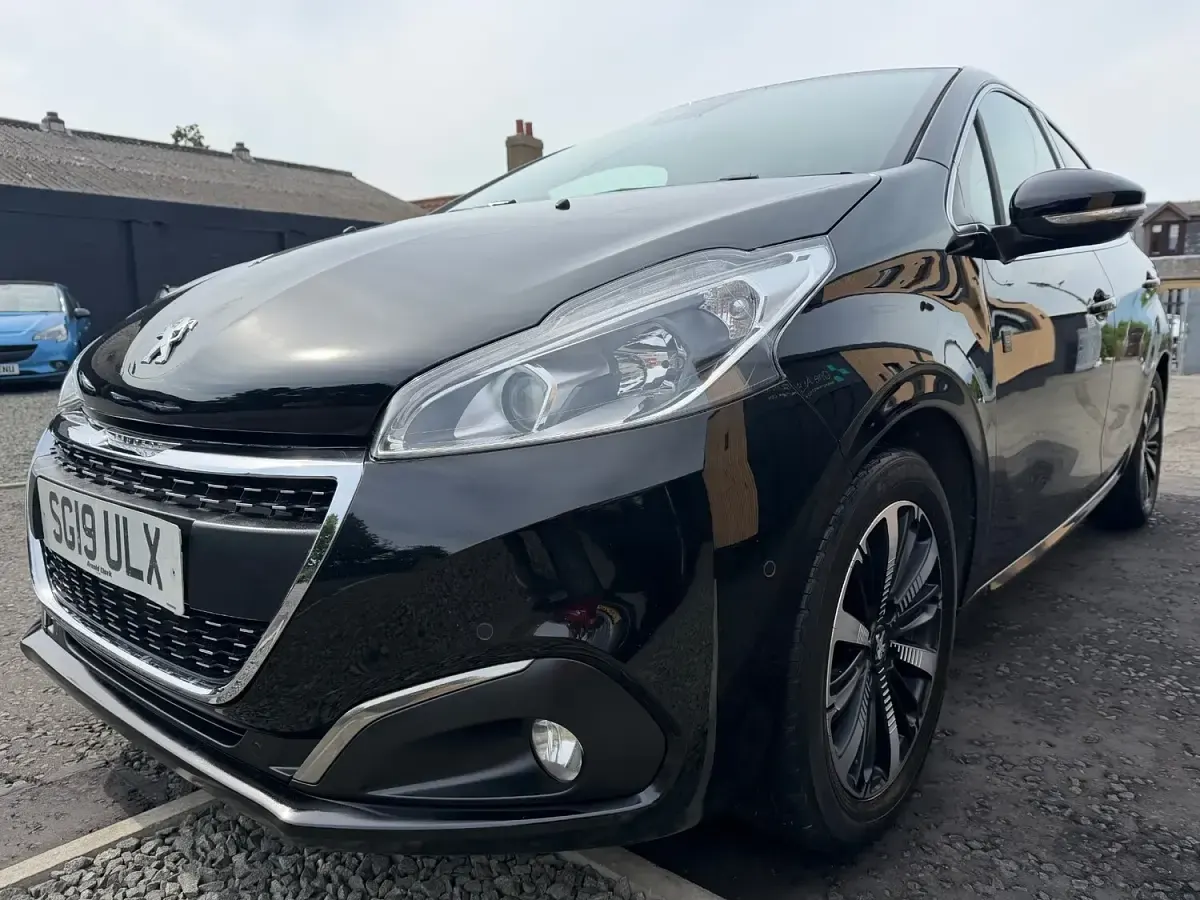 Used Peugeot 208 2019 Black Hatchback